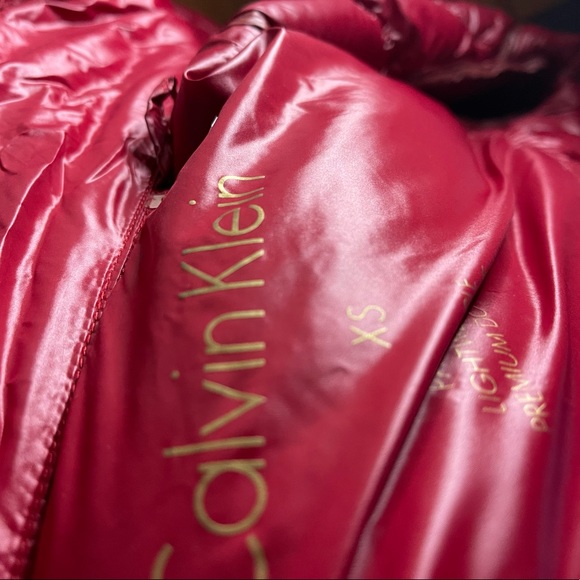 Calvin Klein Packable lightweight duck down short red jacket Size XS - Picture 6 of 8